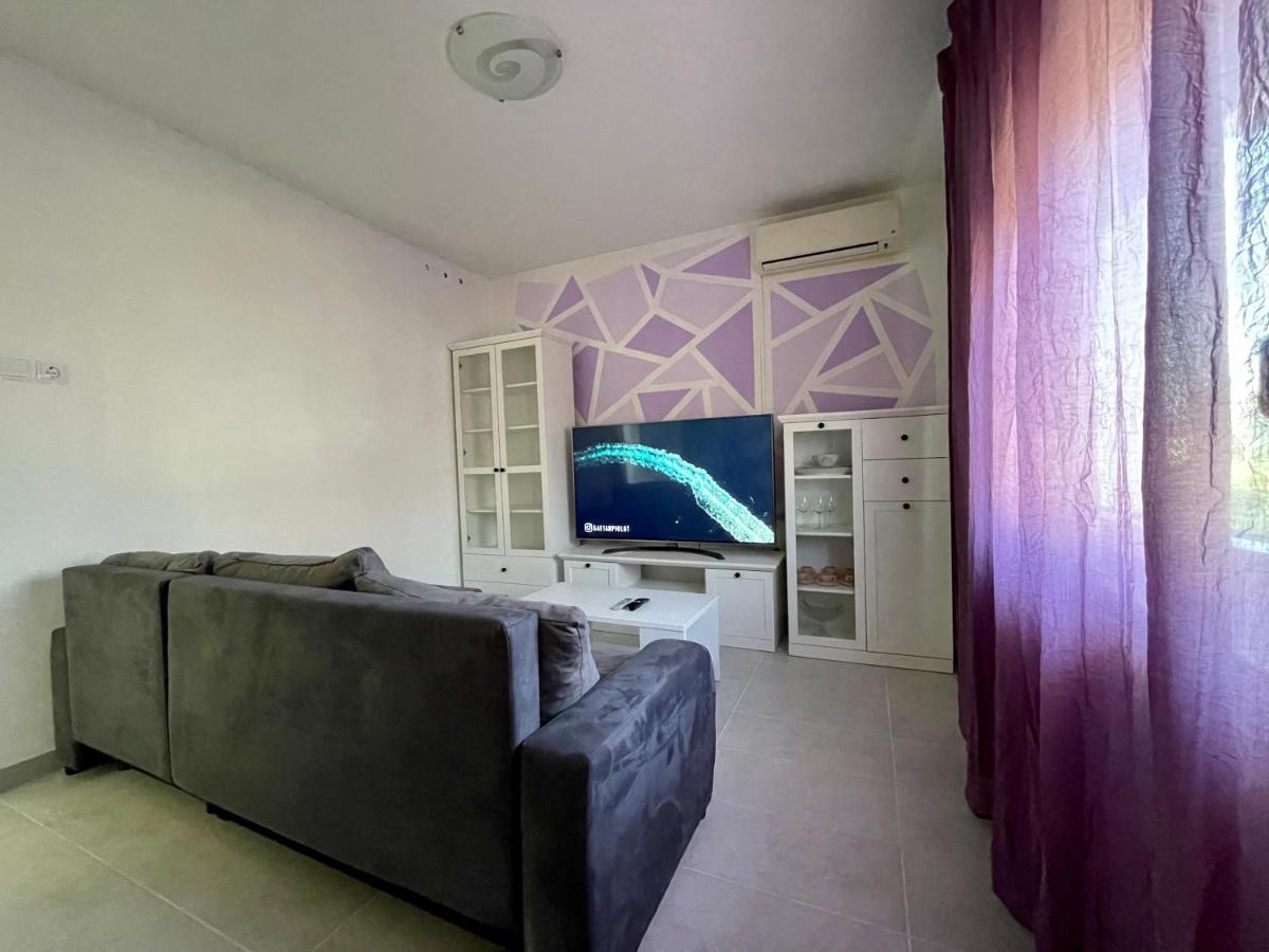 Apartman "Lima" Apartment Pula Luaran gambar